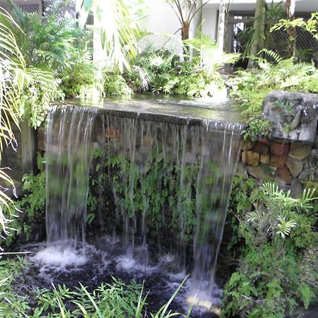 Copacabana Apartments Gold Coast Exterior photo