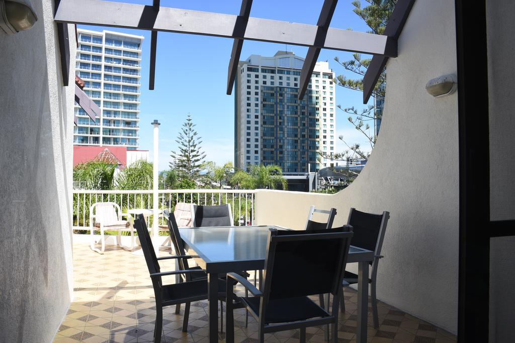 Copacabana Apartments Gold Coast Exterior photo